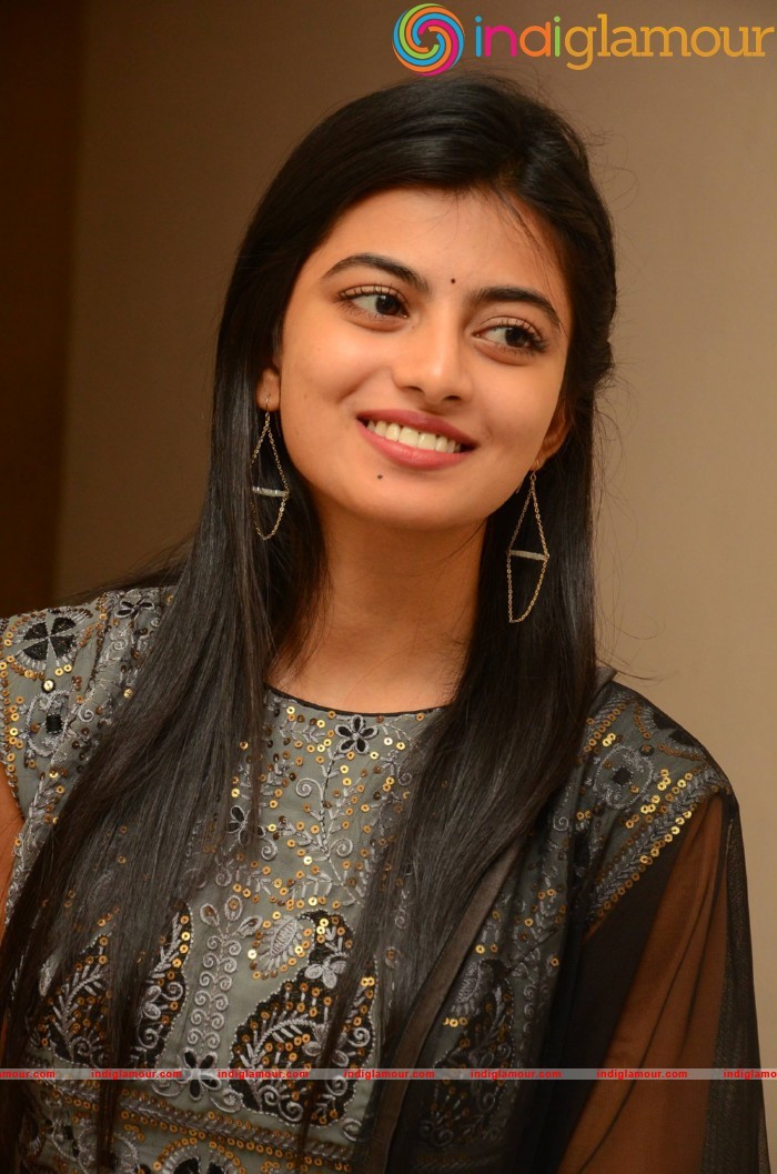 Rakshitha Actress hd photo
