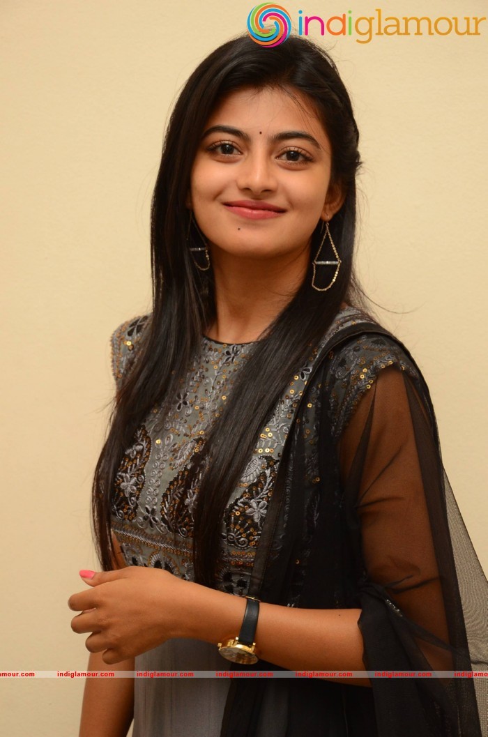 Rakshitha Actress hd photo