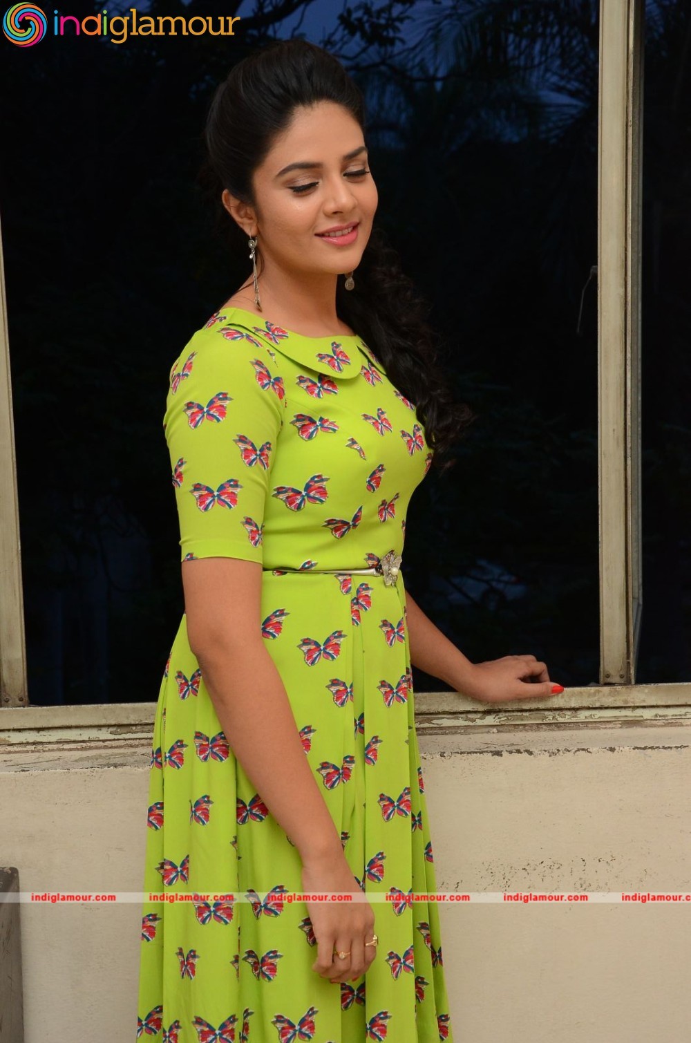 Sri mukhi Actress hd photo