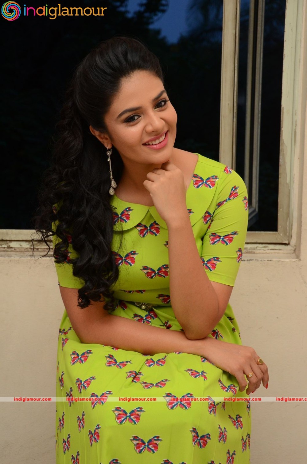 Sri mukhi Actress hd photo