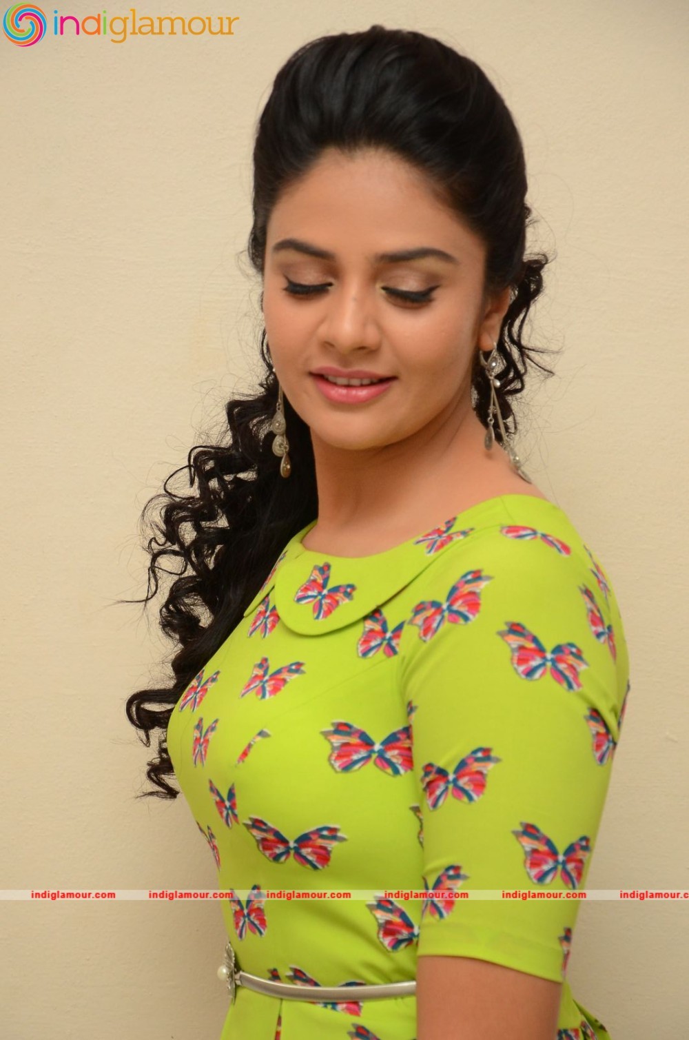 Sri mukhi Actress hd photo