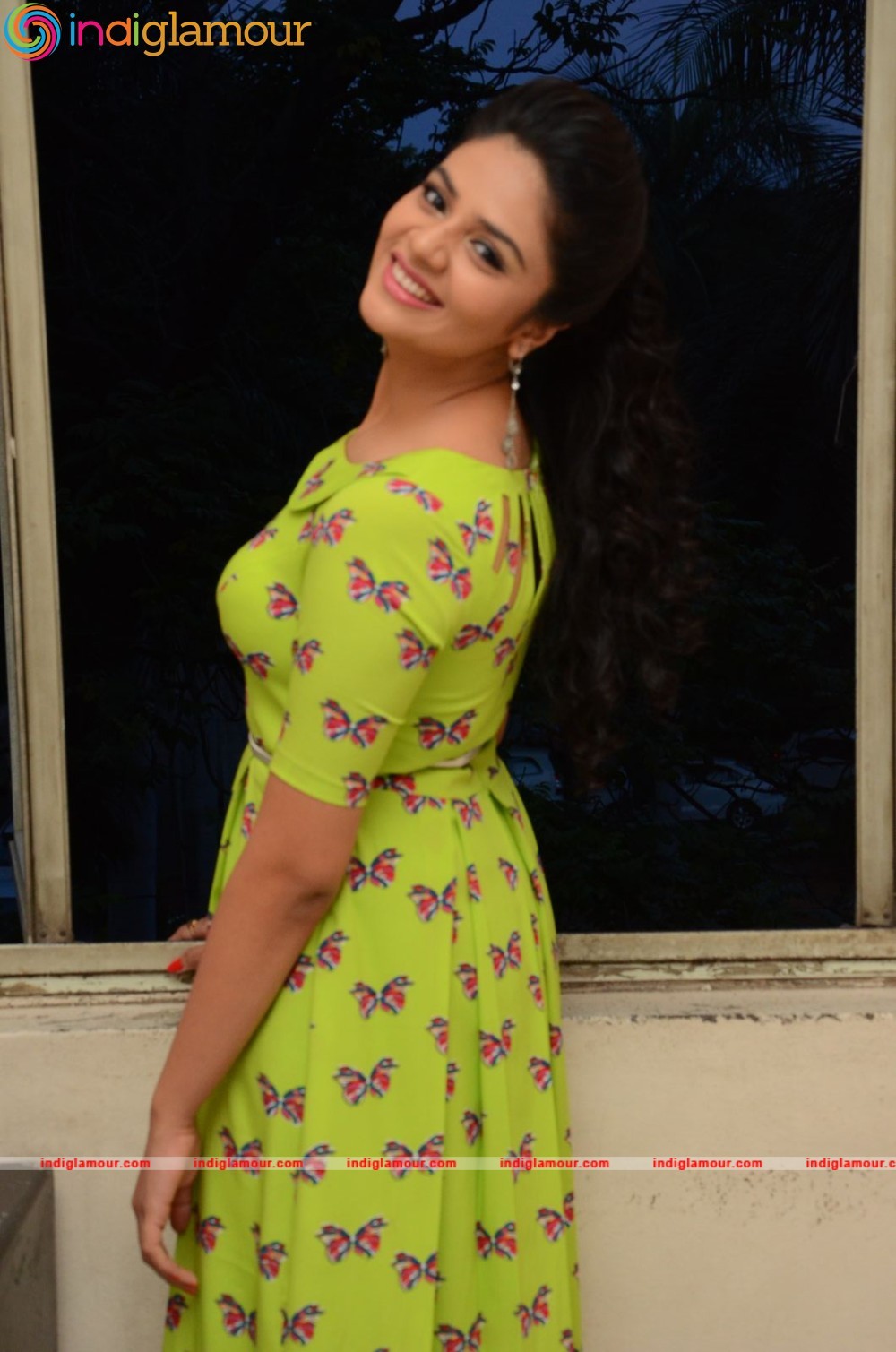 Sri mukhi Actress hd photo