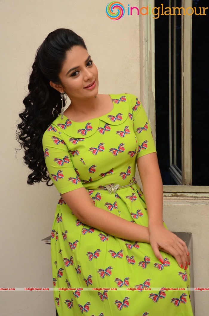 Srimukhi Actress hd photo
