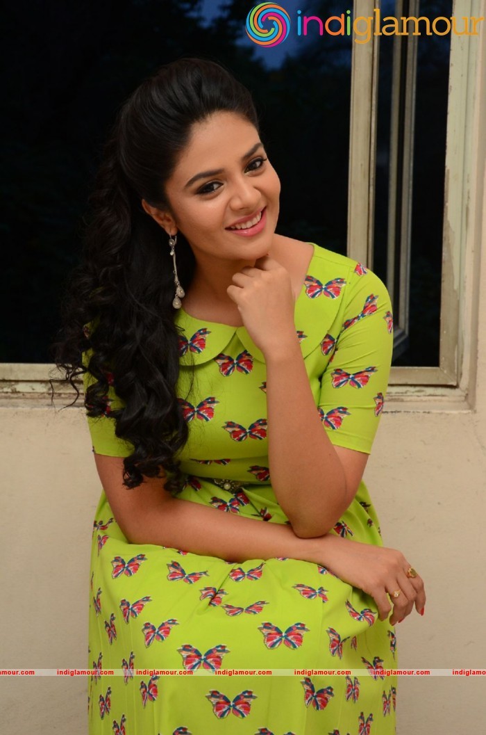 Srimukhi Actress hd photo