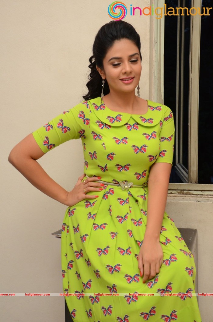 Srimukhi Actress hd photo