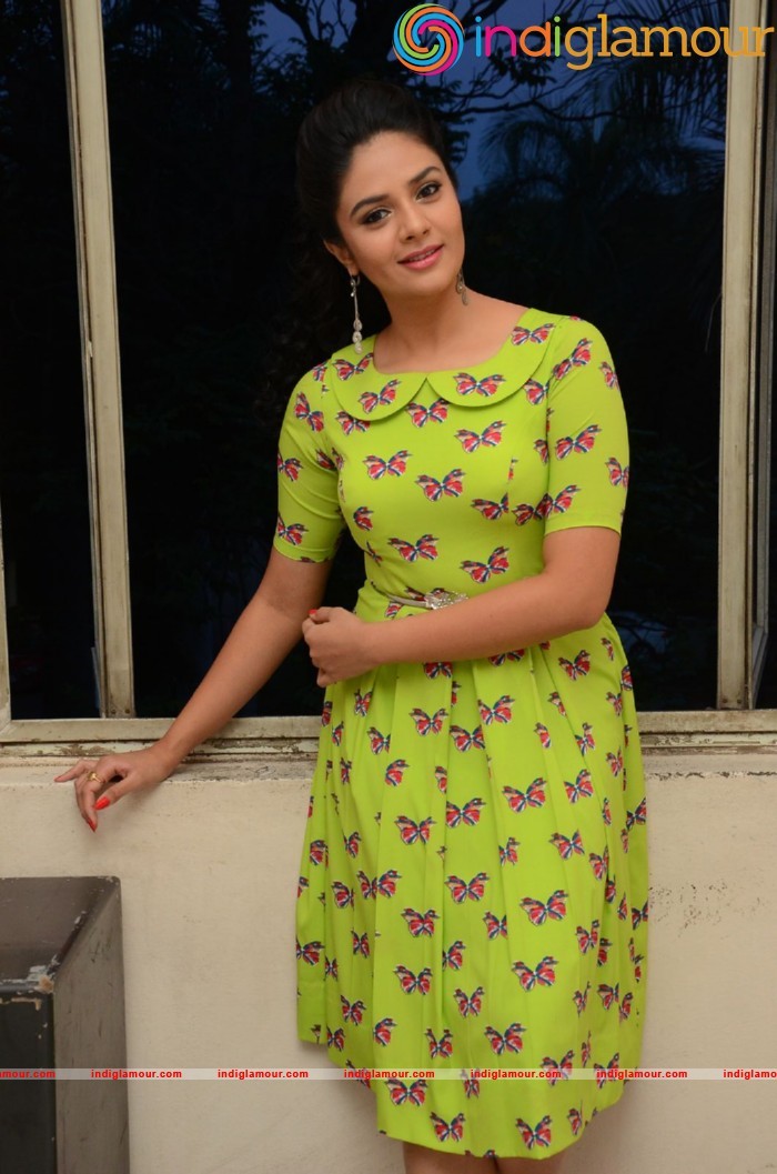 Srimukhi Actress hd photo
