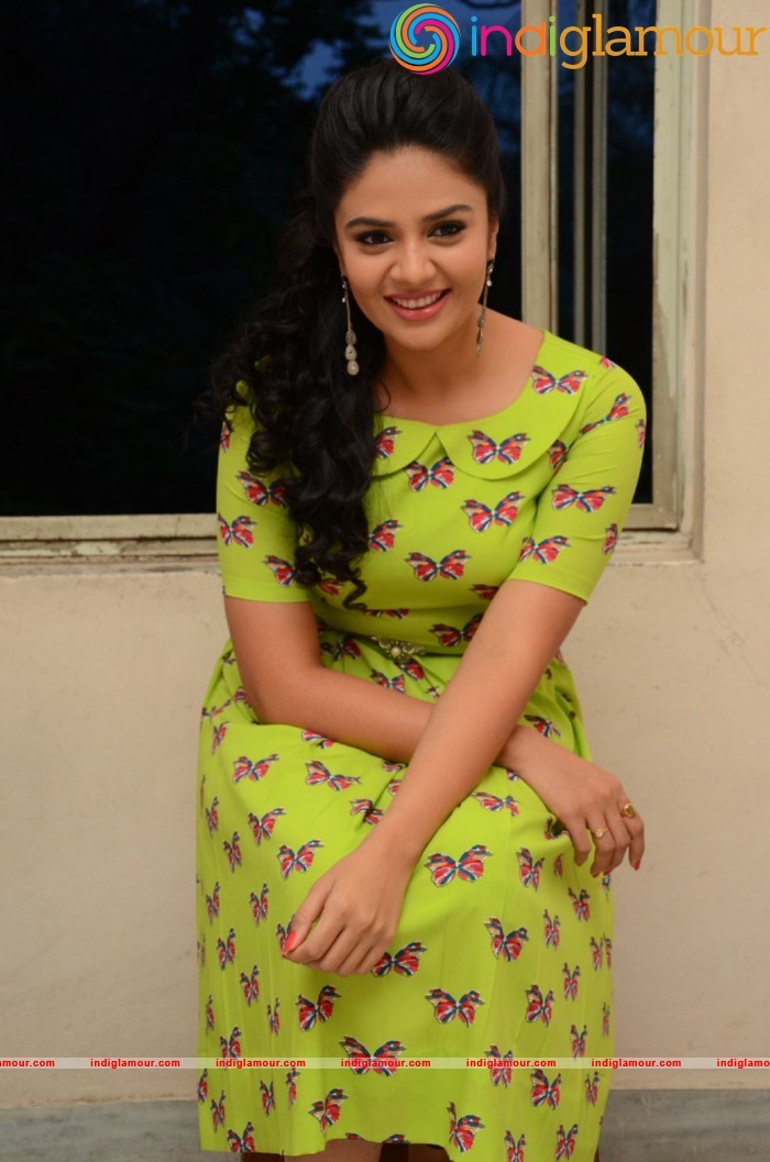 Srimukhi Actress hd photo