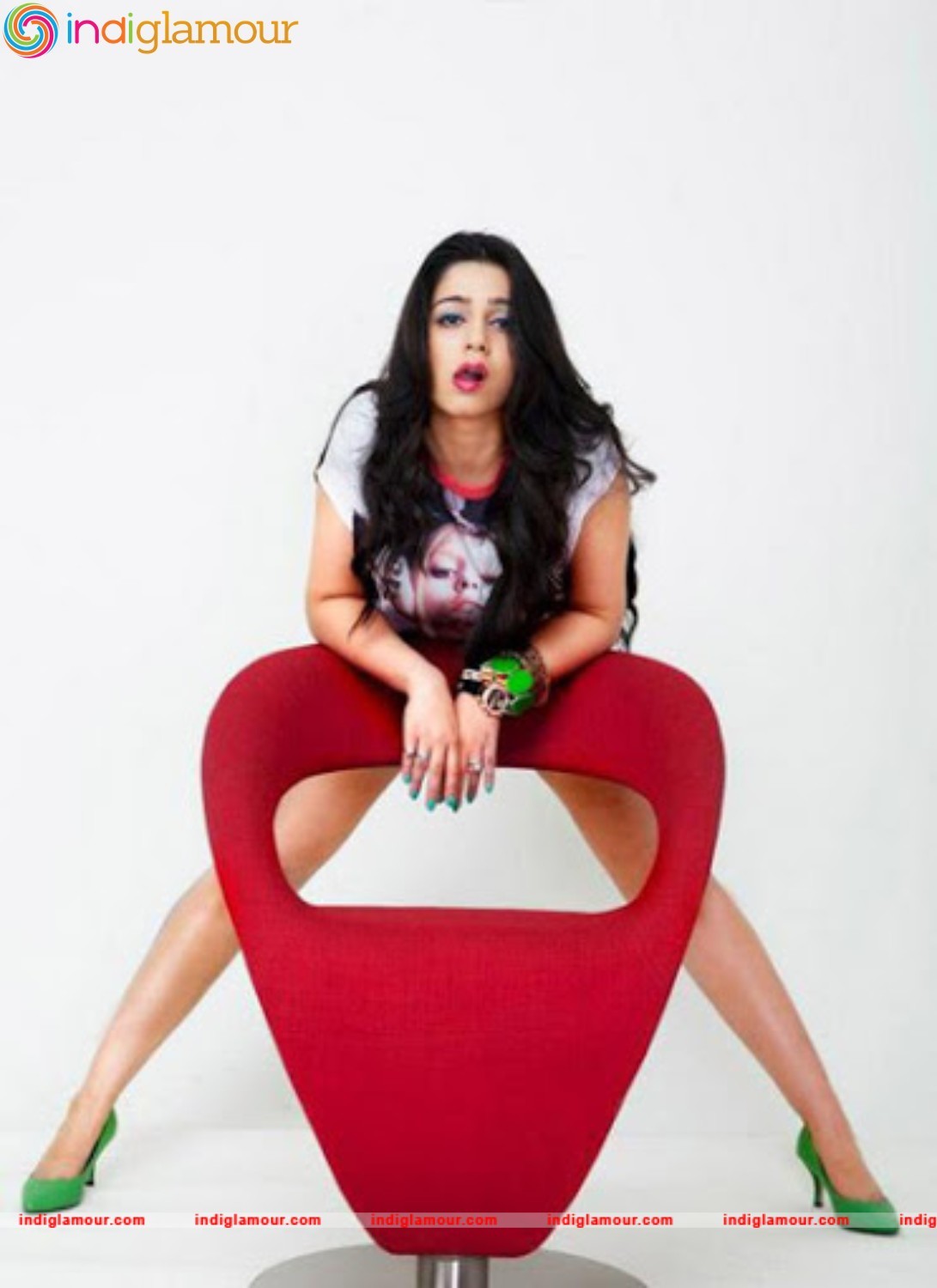 Charmy Kaur Actress hd photo