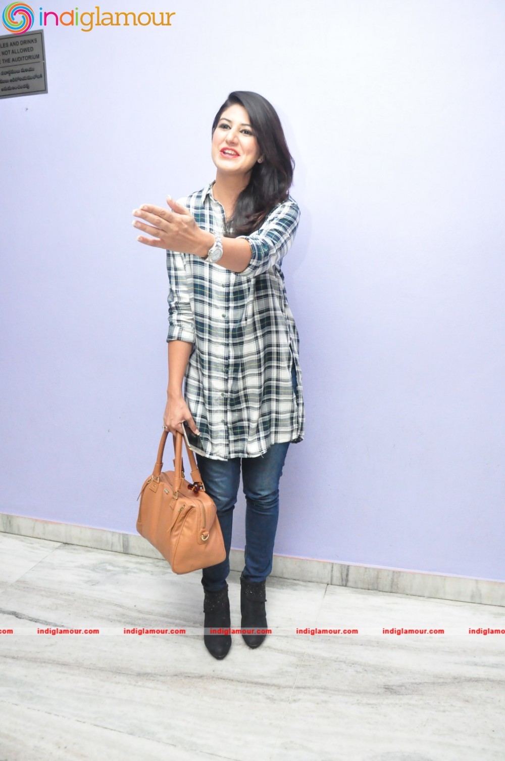 Annie Actress hd photo