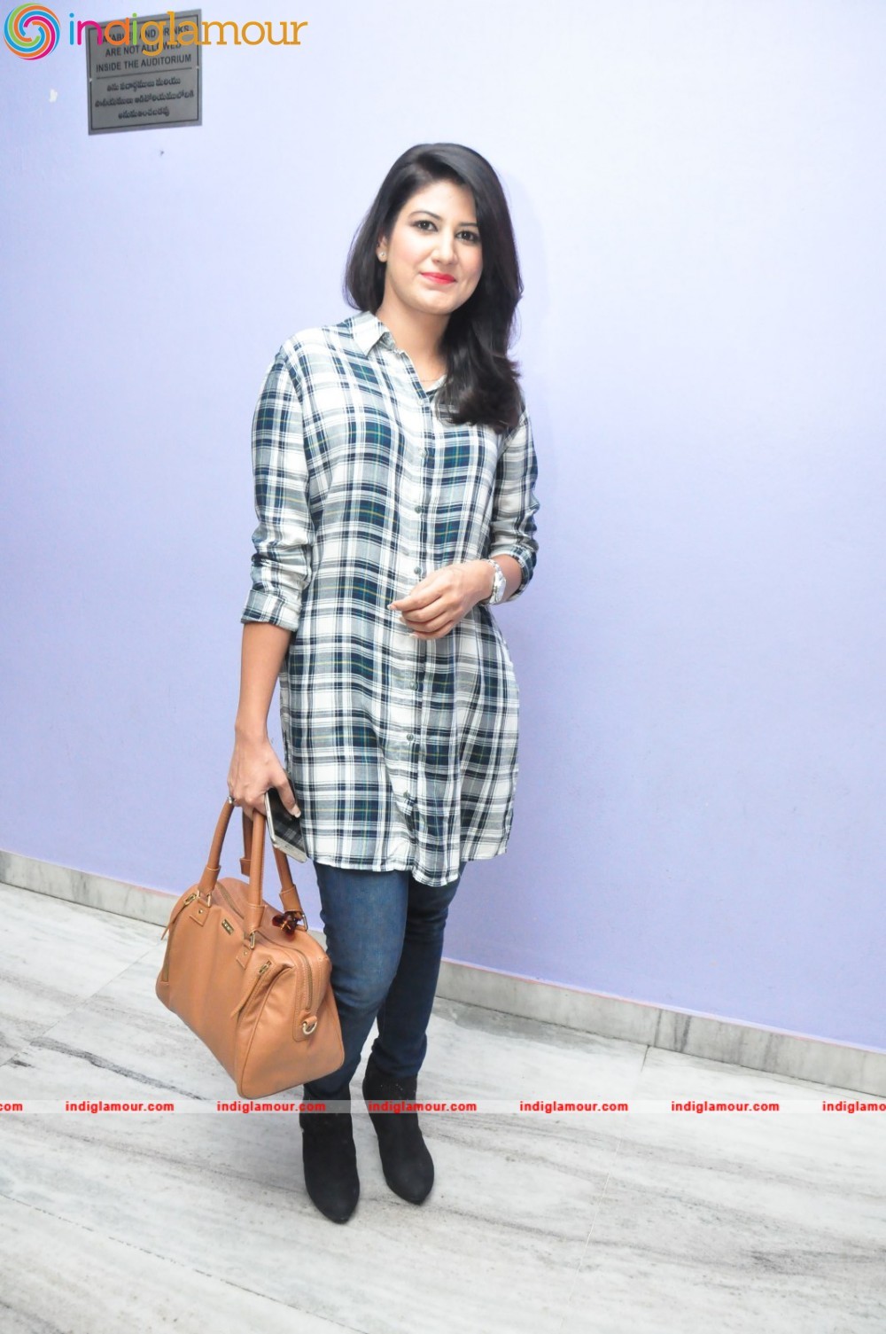 Annie Actress hd photo