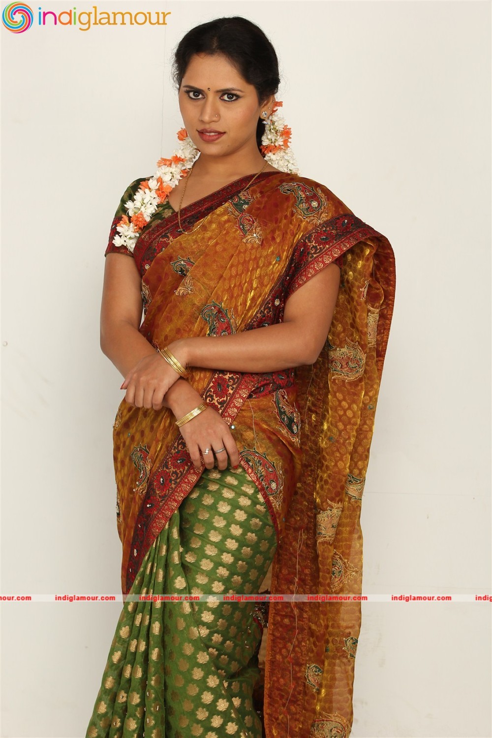 Maya Chandran Actress hd photo