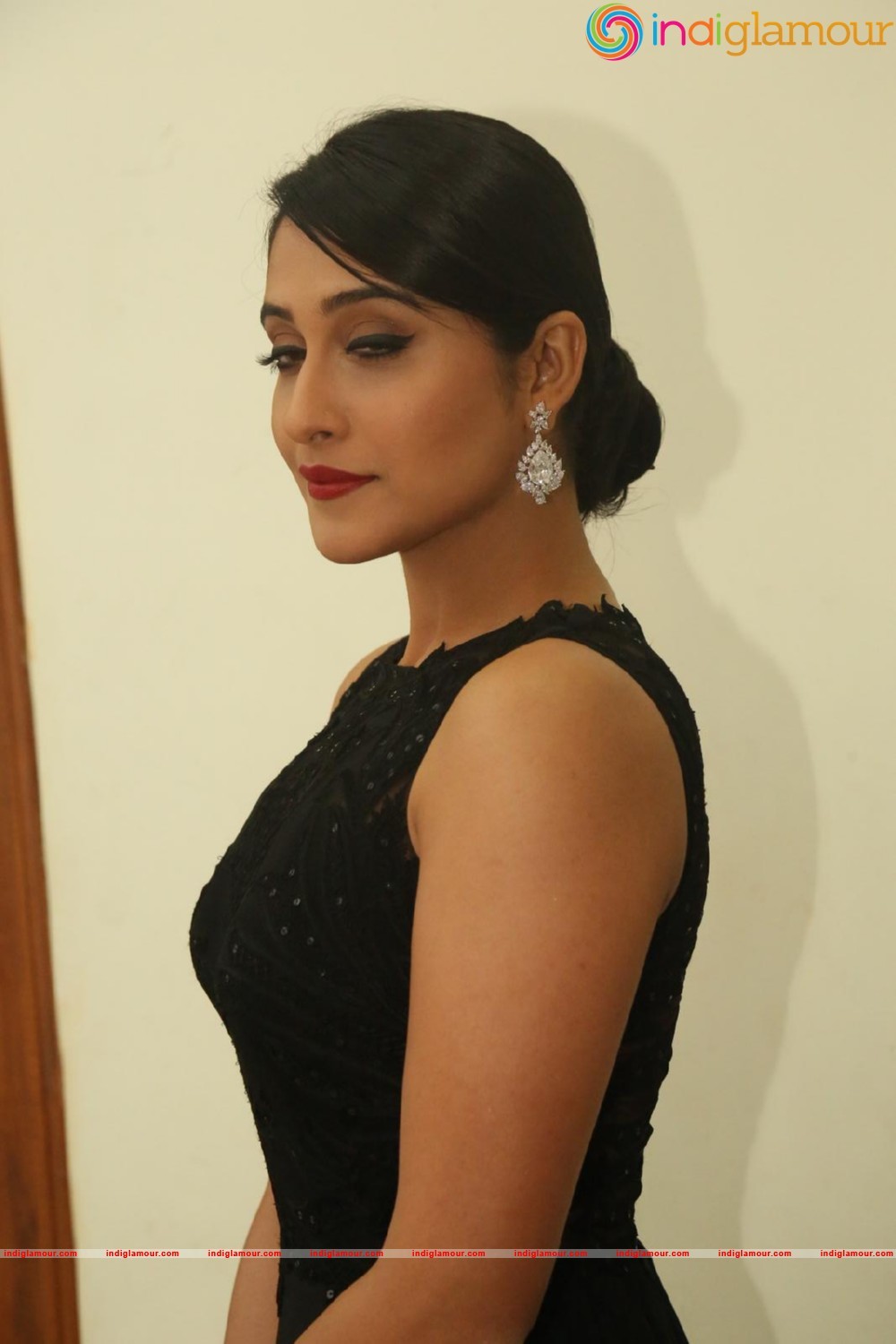 Regina Cassandra Actress hd photo