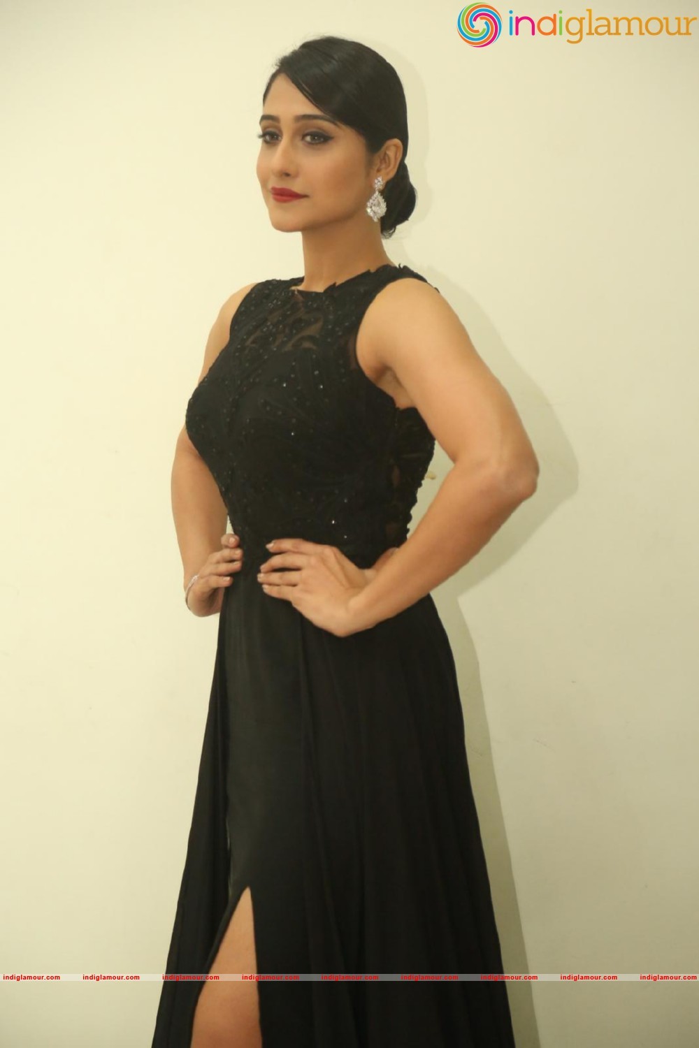 Regina Cassandra Actress hd photo