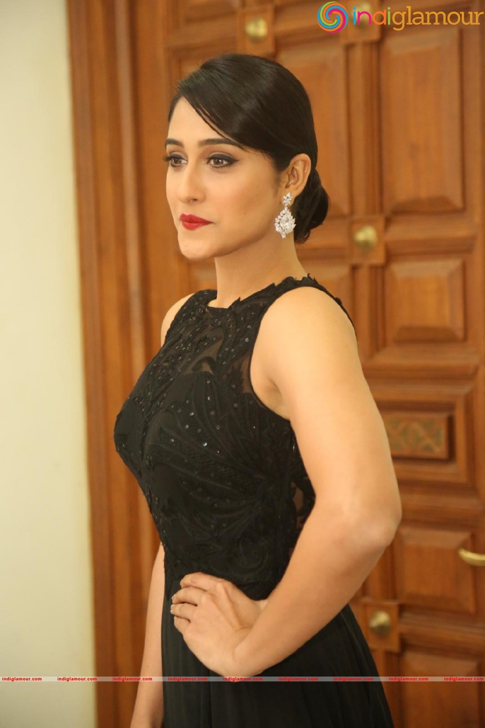 Regina Cassandra Actress hd photo