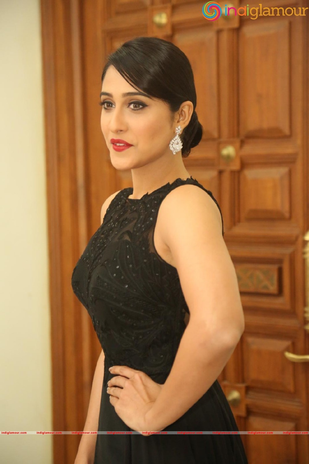 Regina Cassandra Actress hd photo