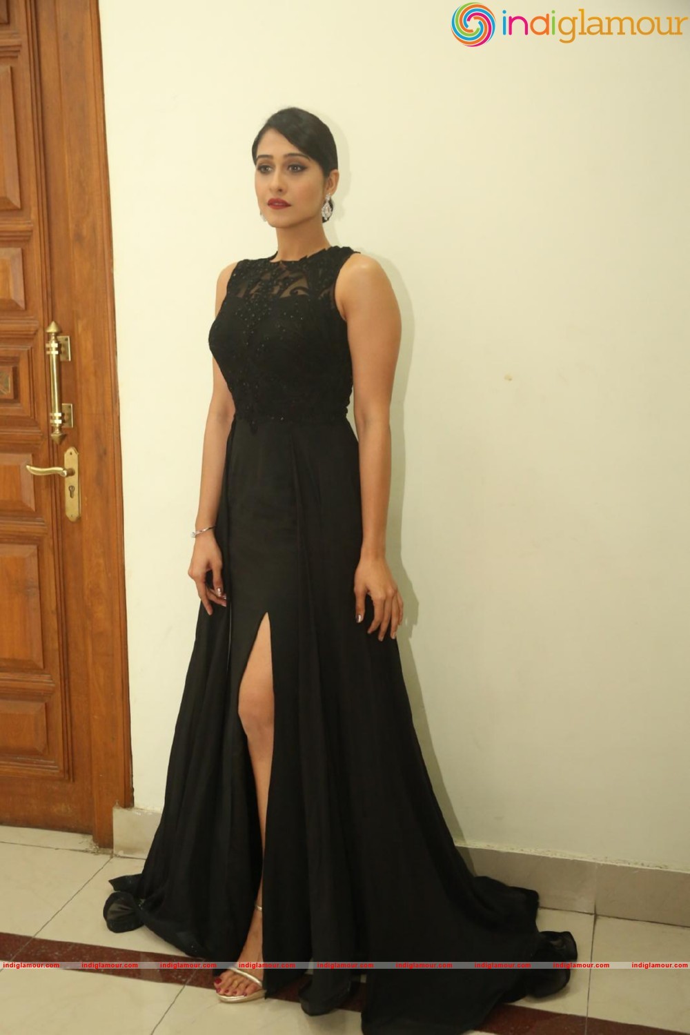 Regina Cassandra Actress hd photo