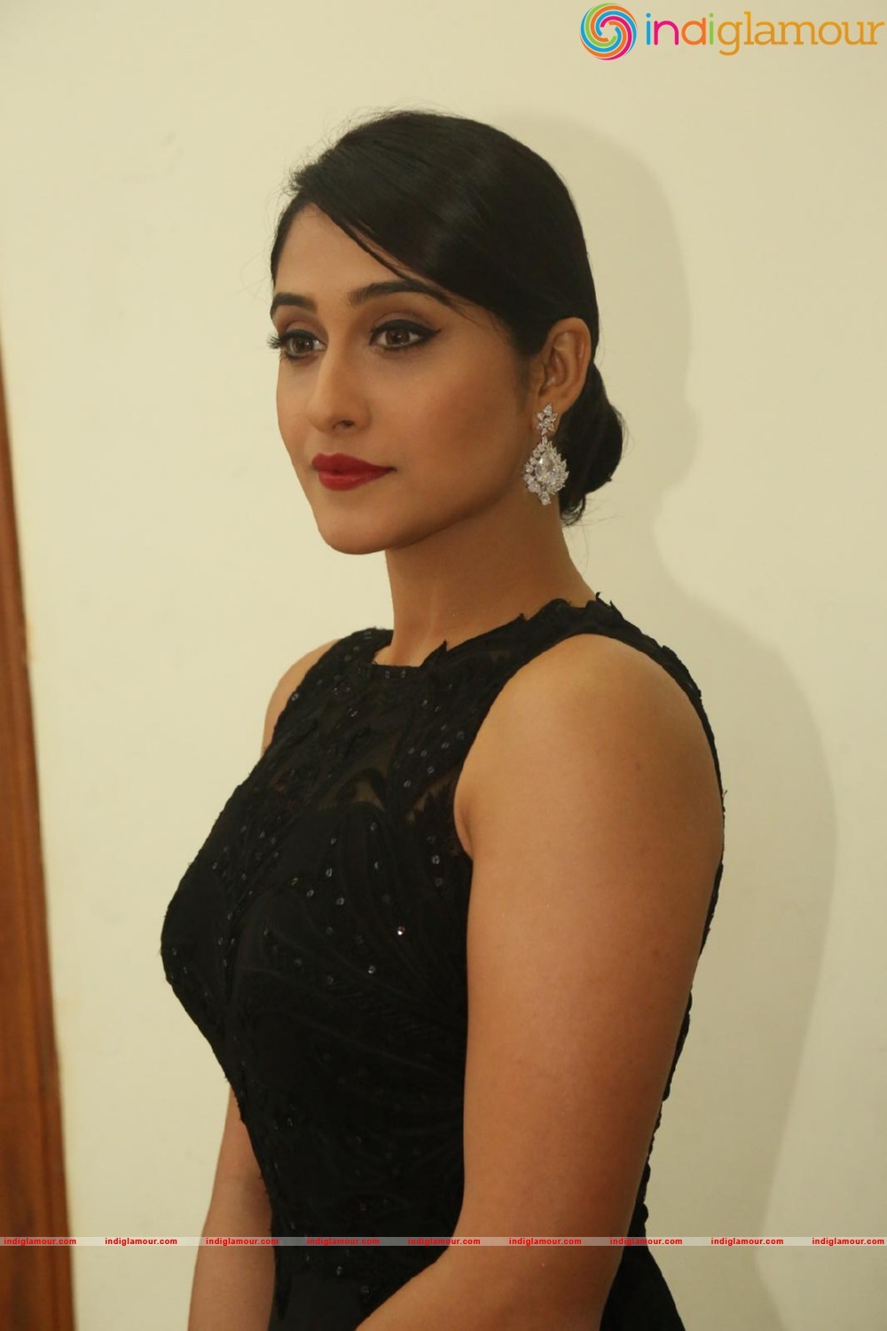 Regina Cassandra Actress hd photo