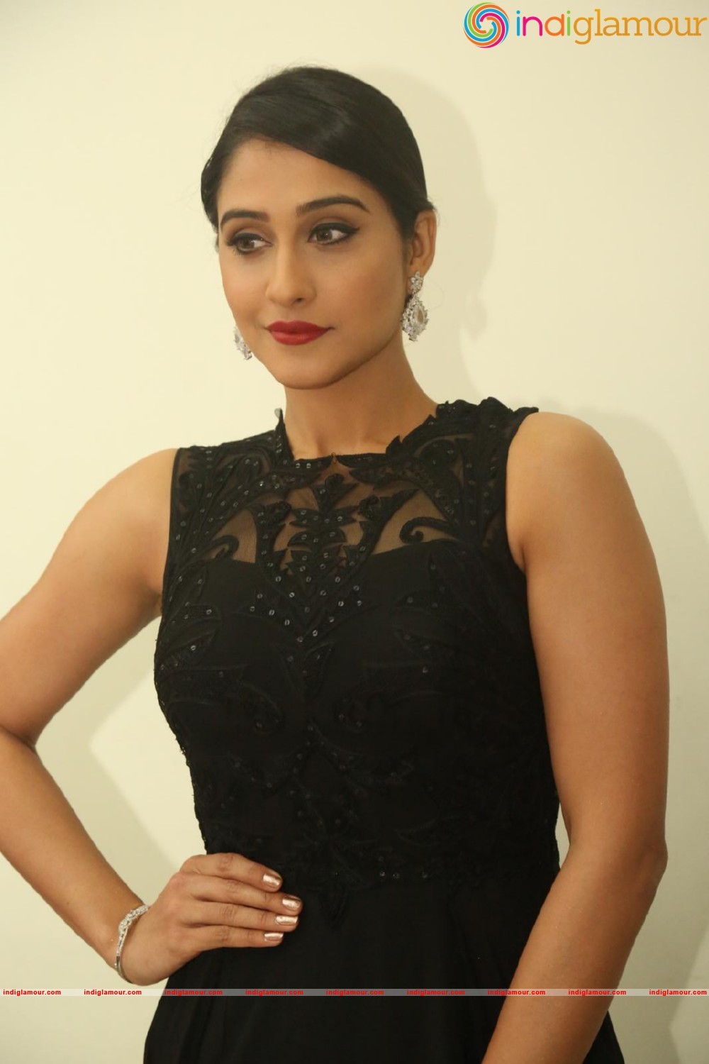 Regina Cassandra Actress hd photo