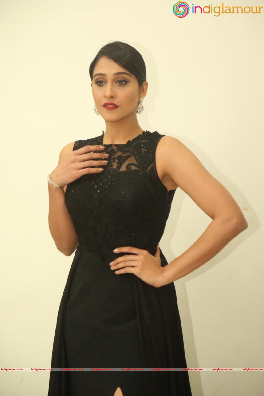 Regina Cassandra Actress hd photo