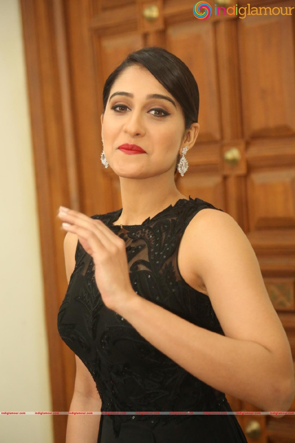 Regina Cassandra Actress hd photo