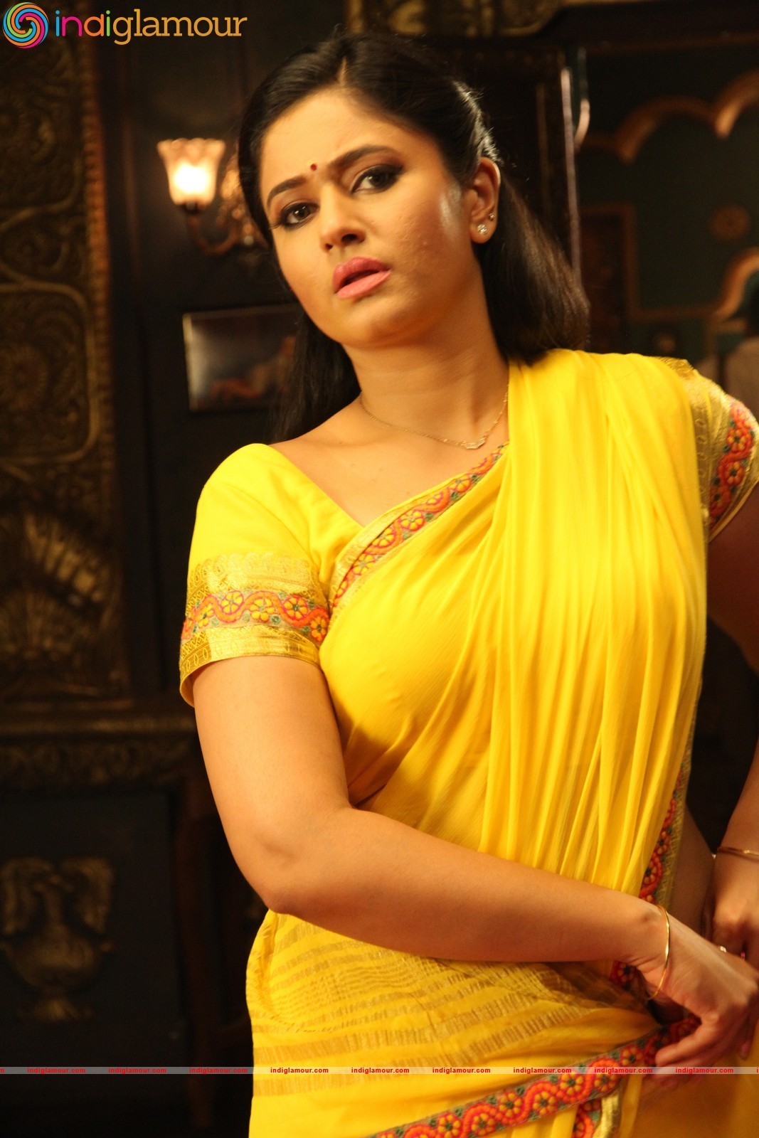 Poonam Bajwa Actress hd photo