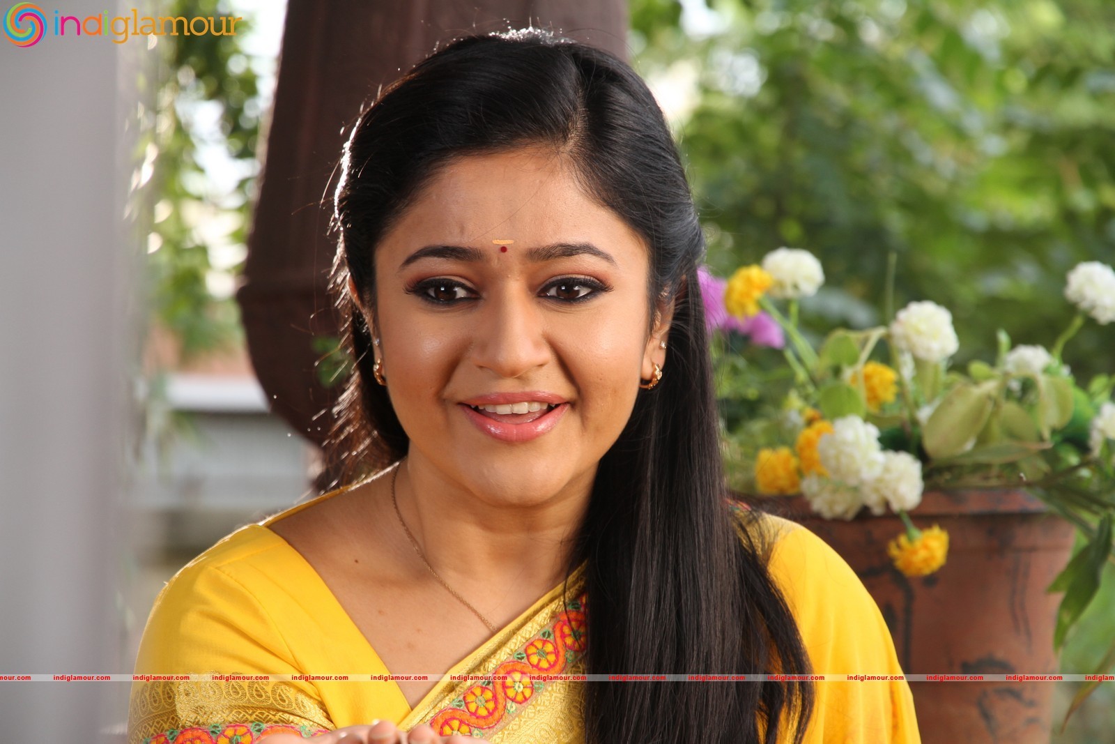 Poonam Bajwa Actress hd photo