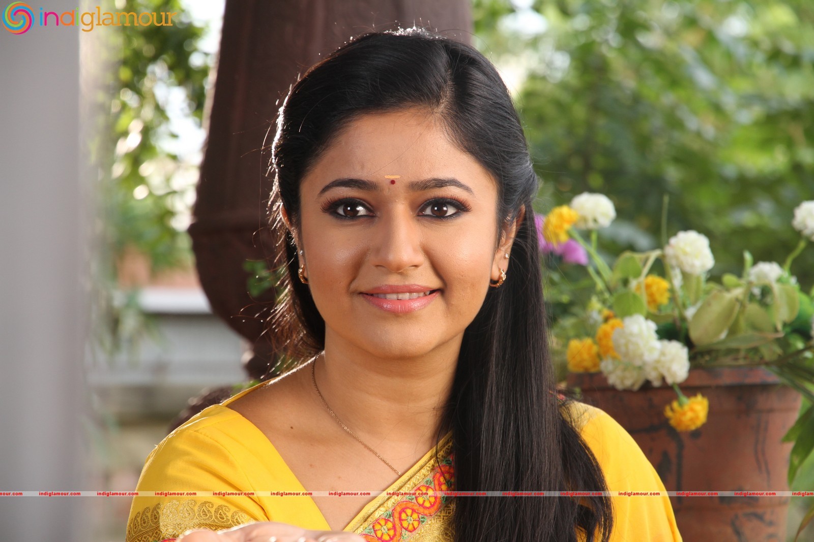 Poonam Bajwa Actress hd photo