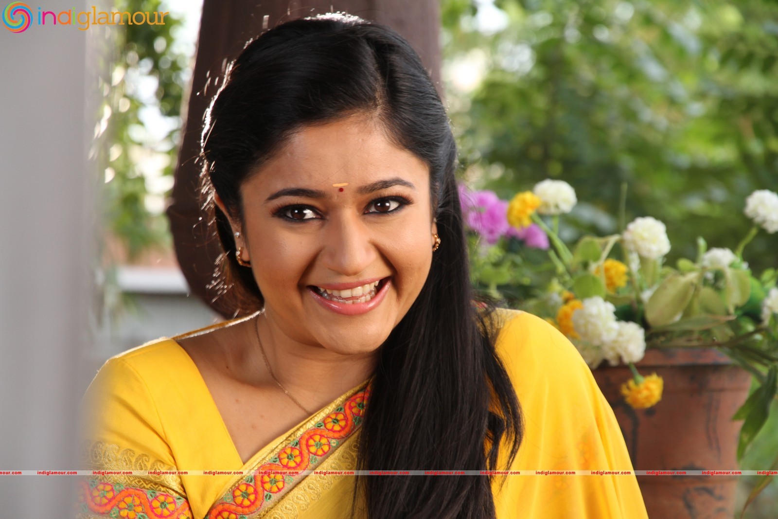 Poonam Bajwa Actress hd photo
