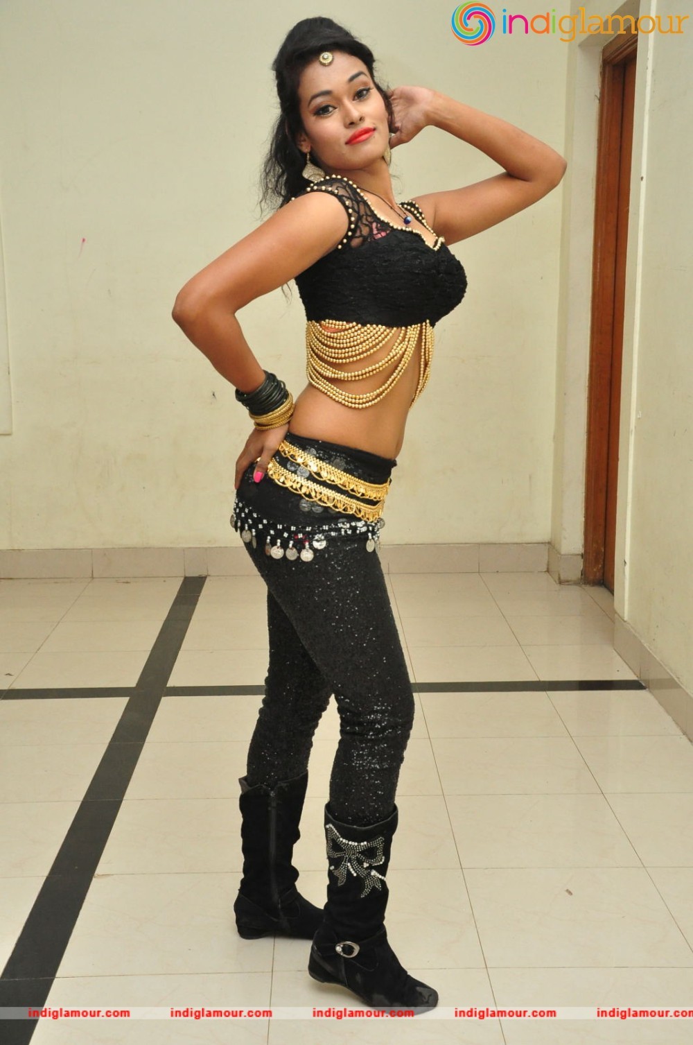 Nisha Actress hd photo