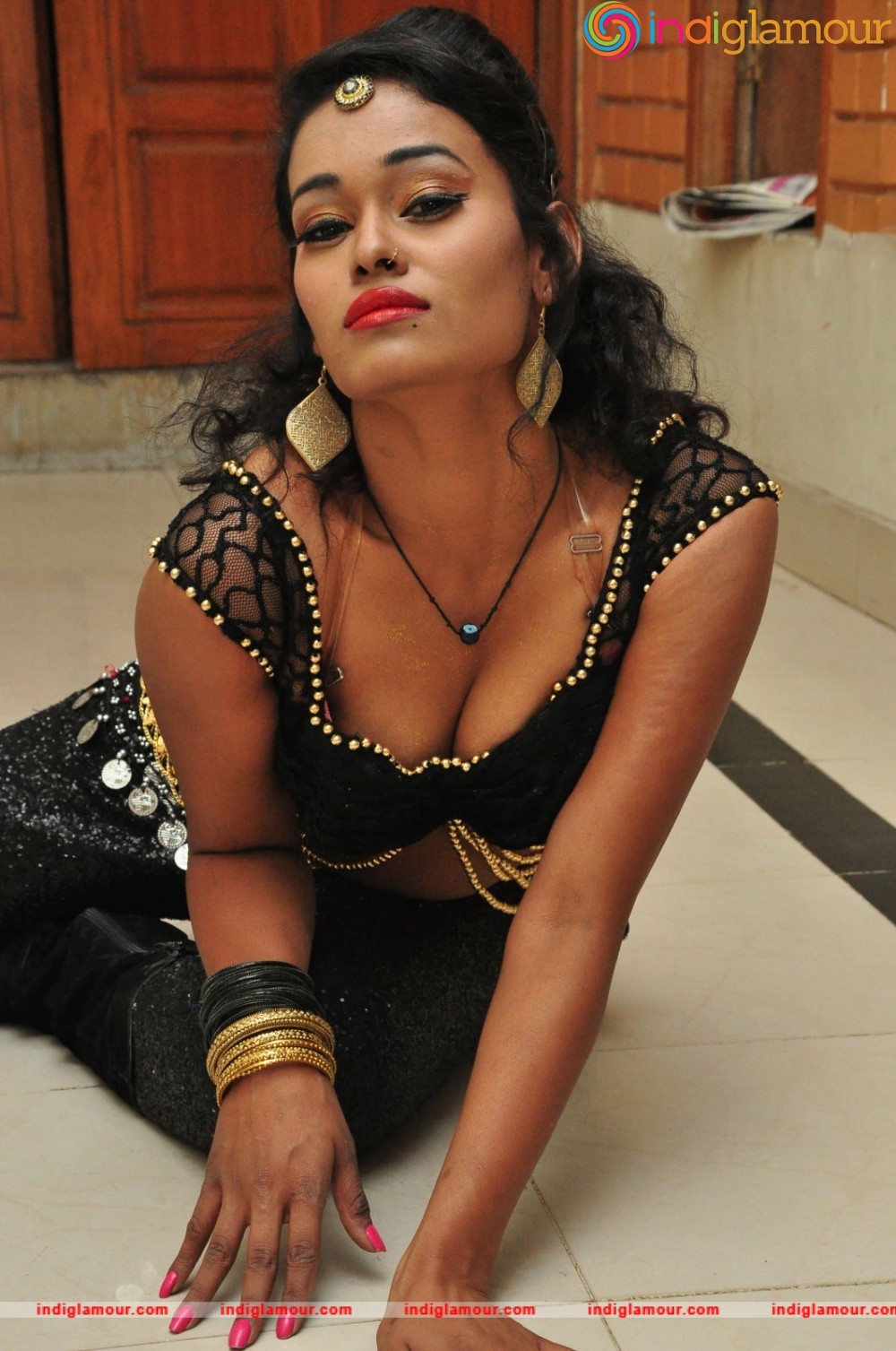 Nisha Actress hd photo
