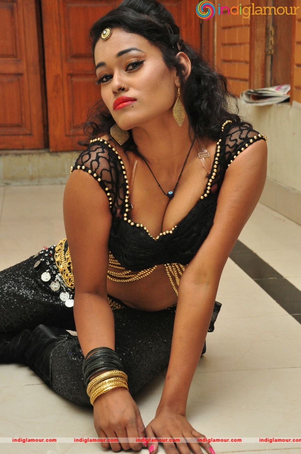 Nisha Actress hd photo