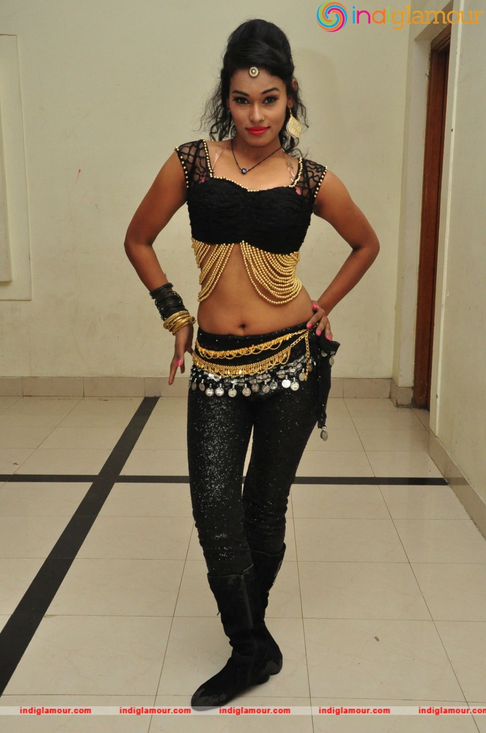 Nisha Actress hd photo