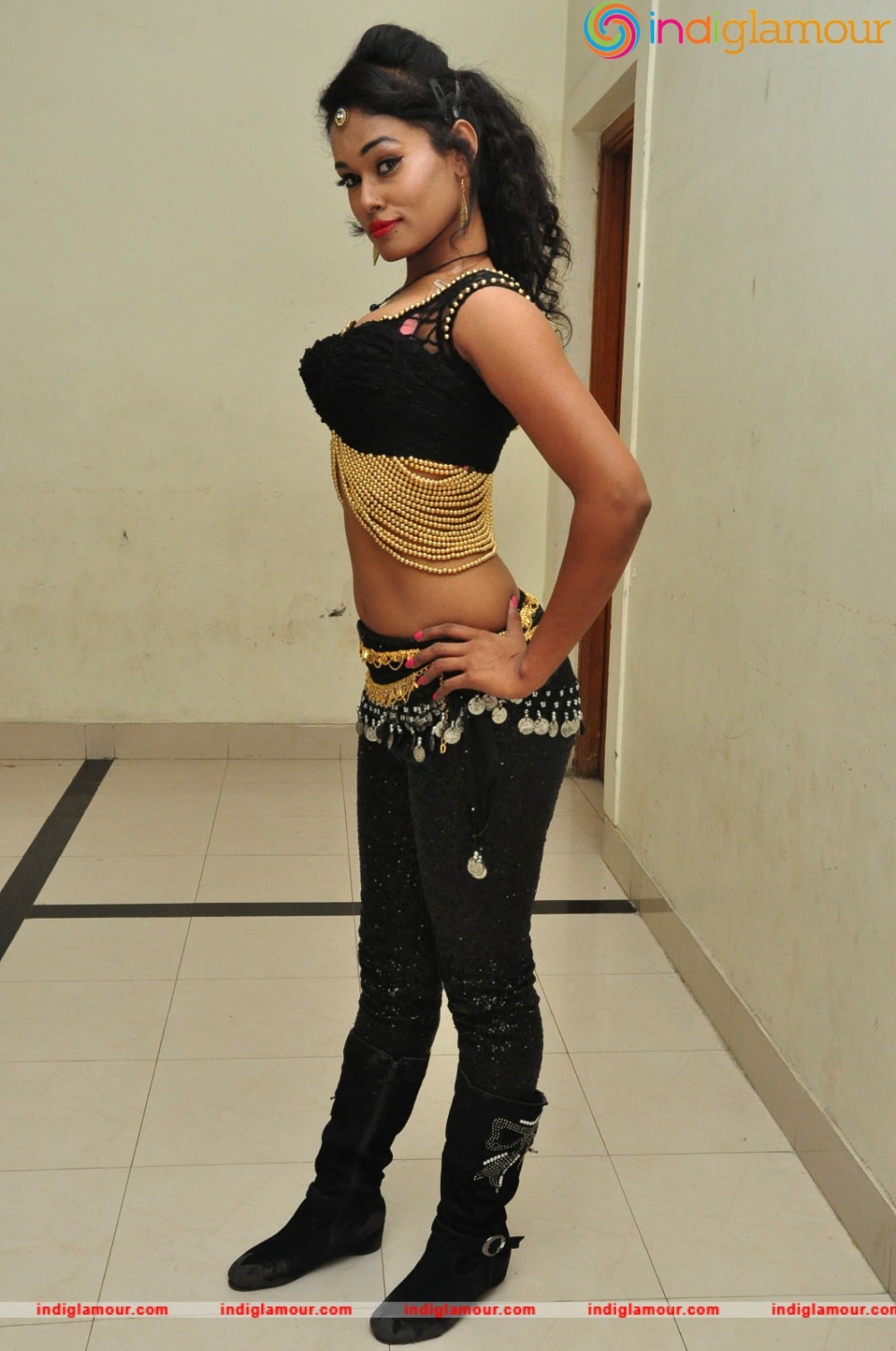 Nisha Actress hd photo
