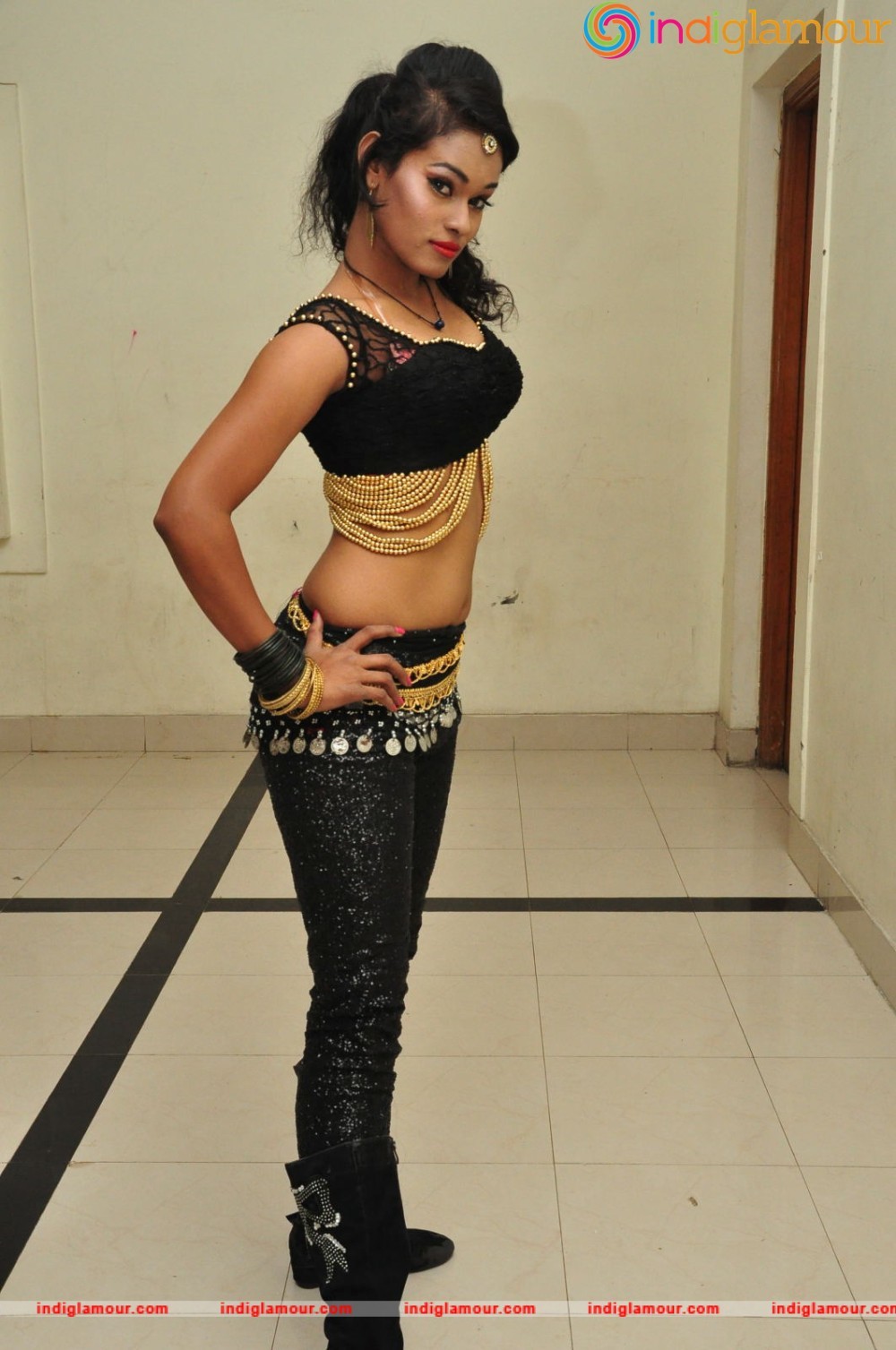 Nisha Actress hd photo