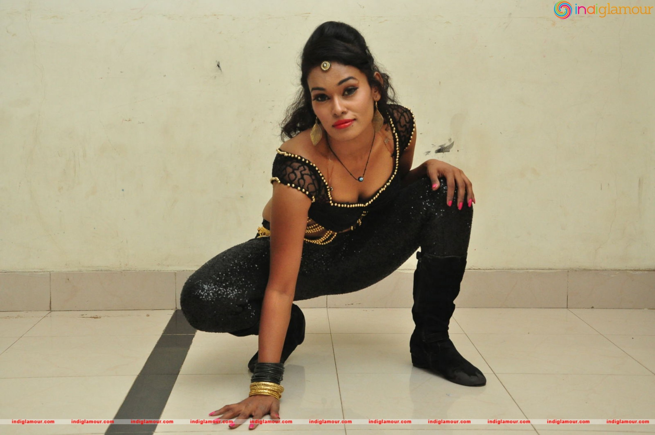 Nisha Actress hd photo