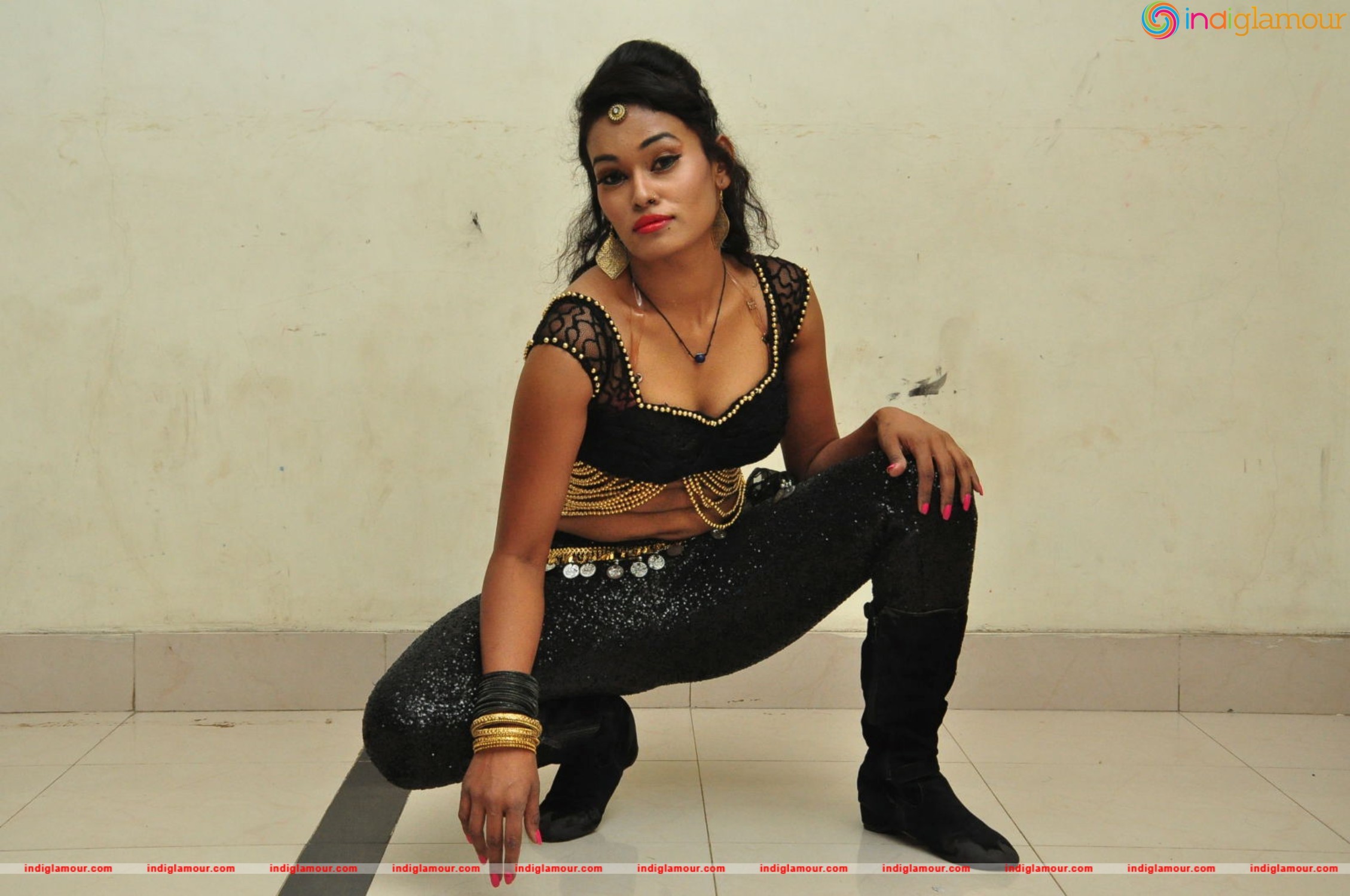 Nisha Actress hd photo