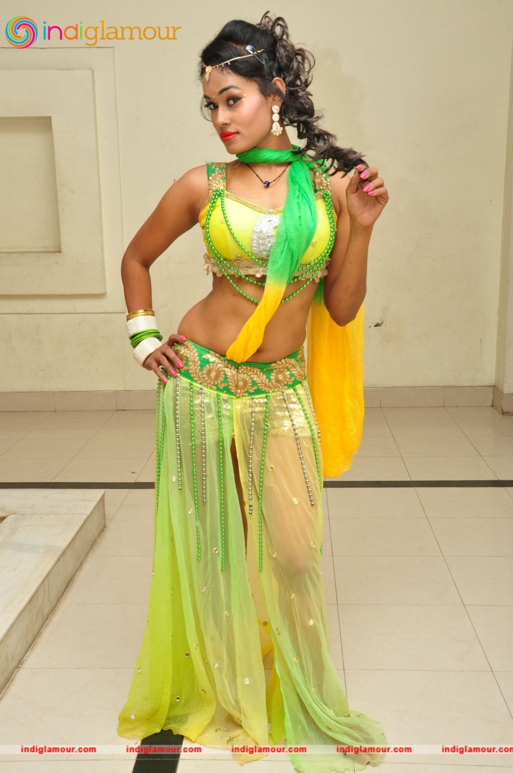 Nisha Actress hd photo