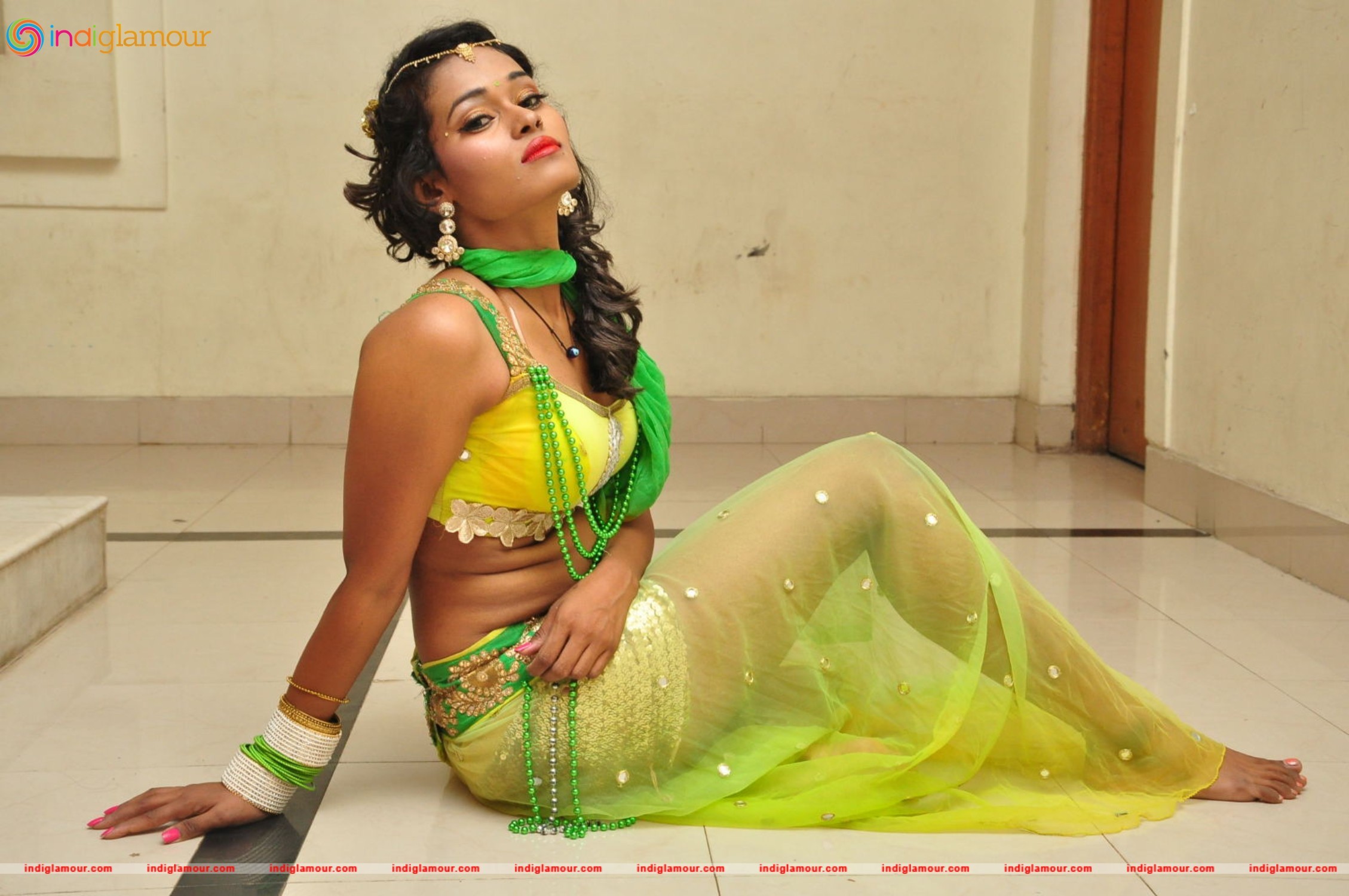 Nisha Actress hd photo