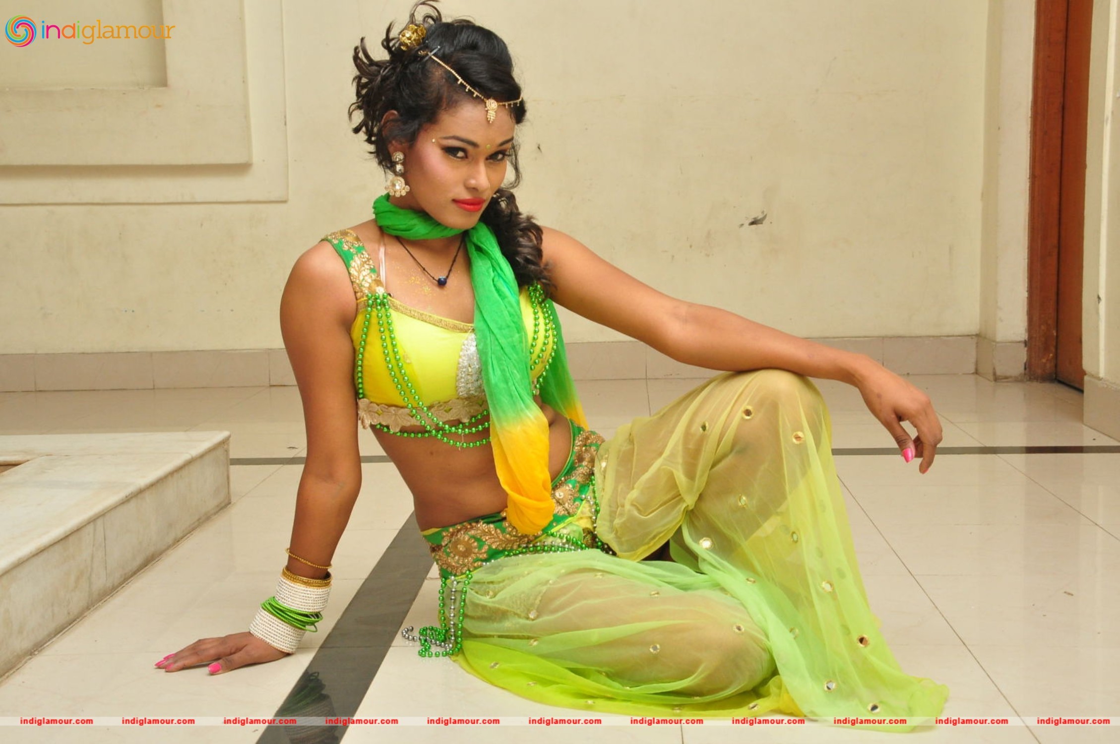 Nisha Actress hd photo