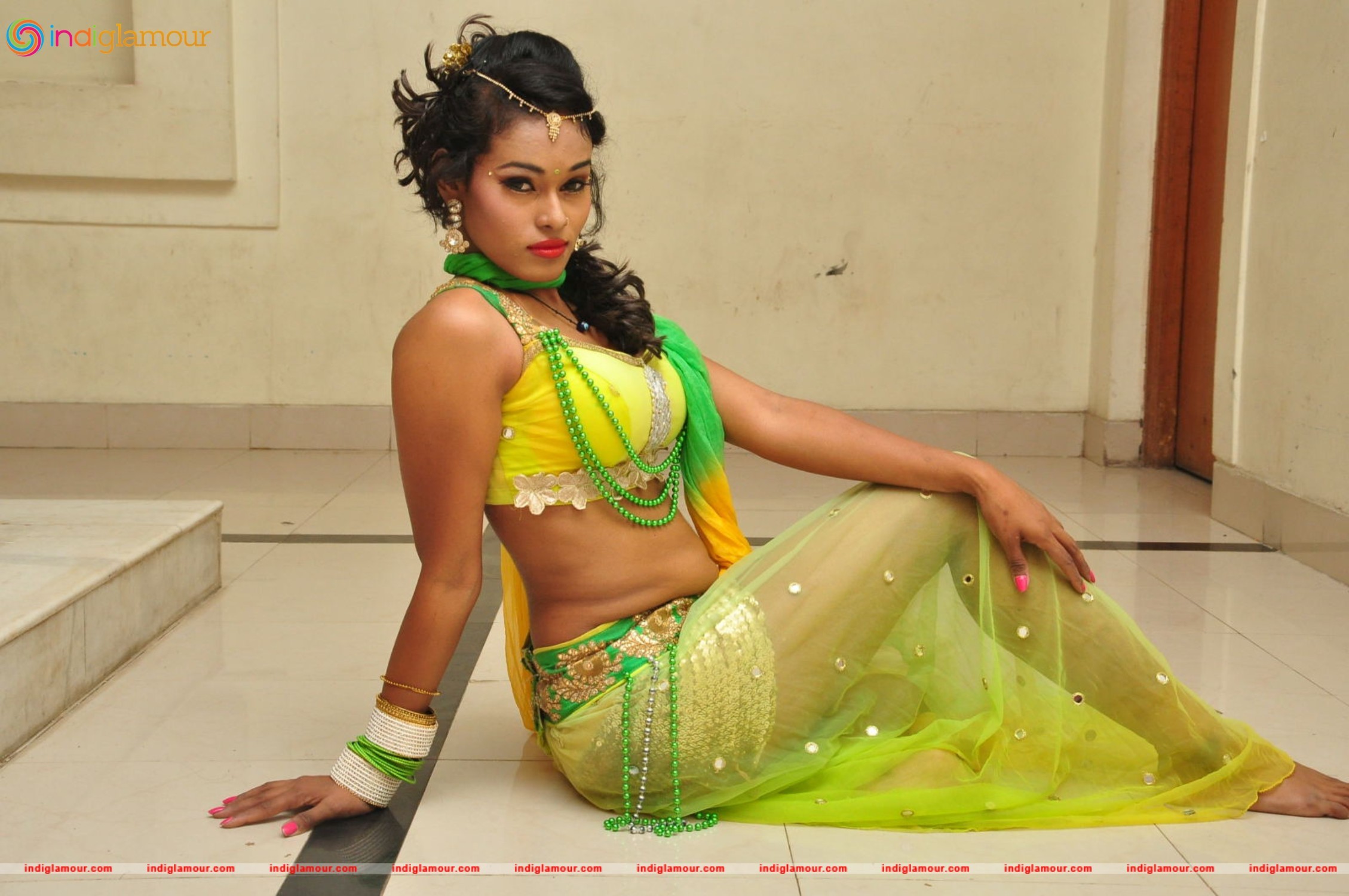 Nisha Actress hd photo