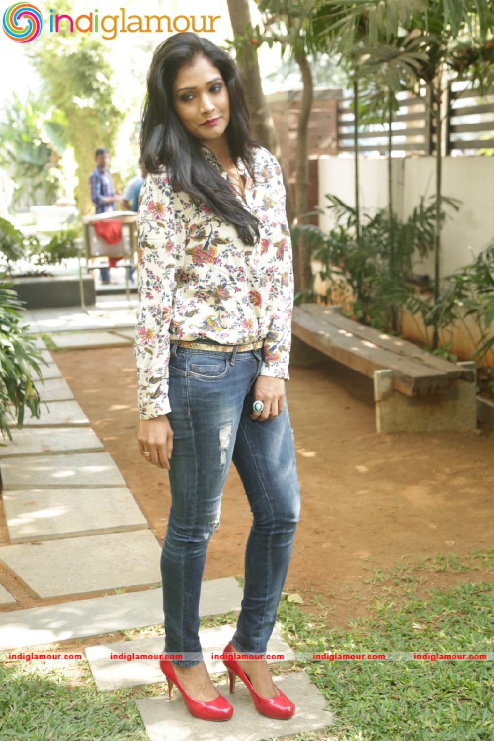 Ramya Actress hd photo