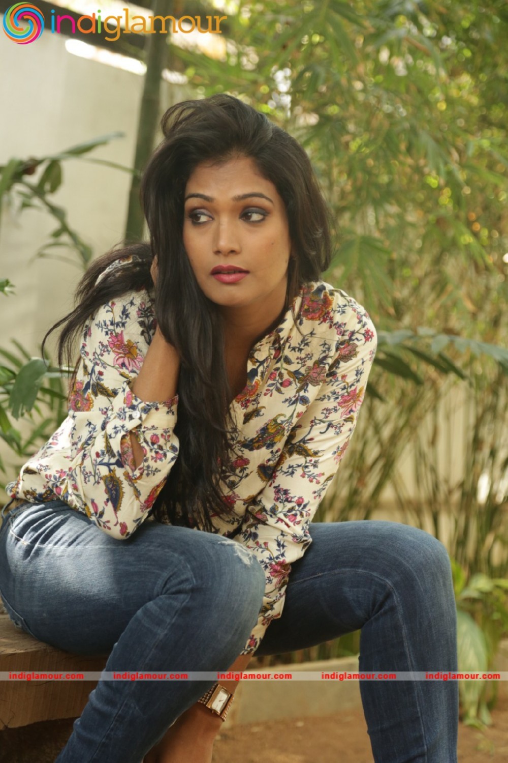 Ramya Actress hd photo