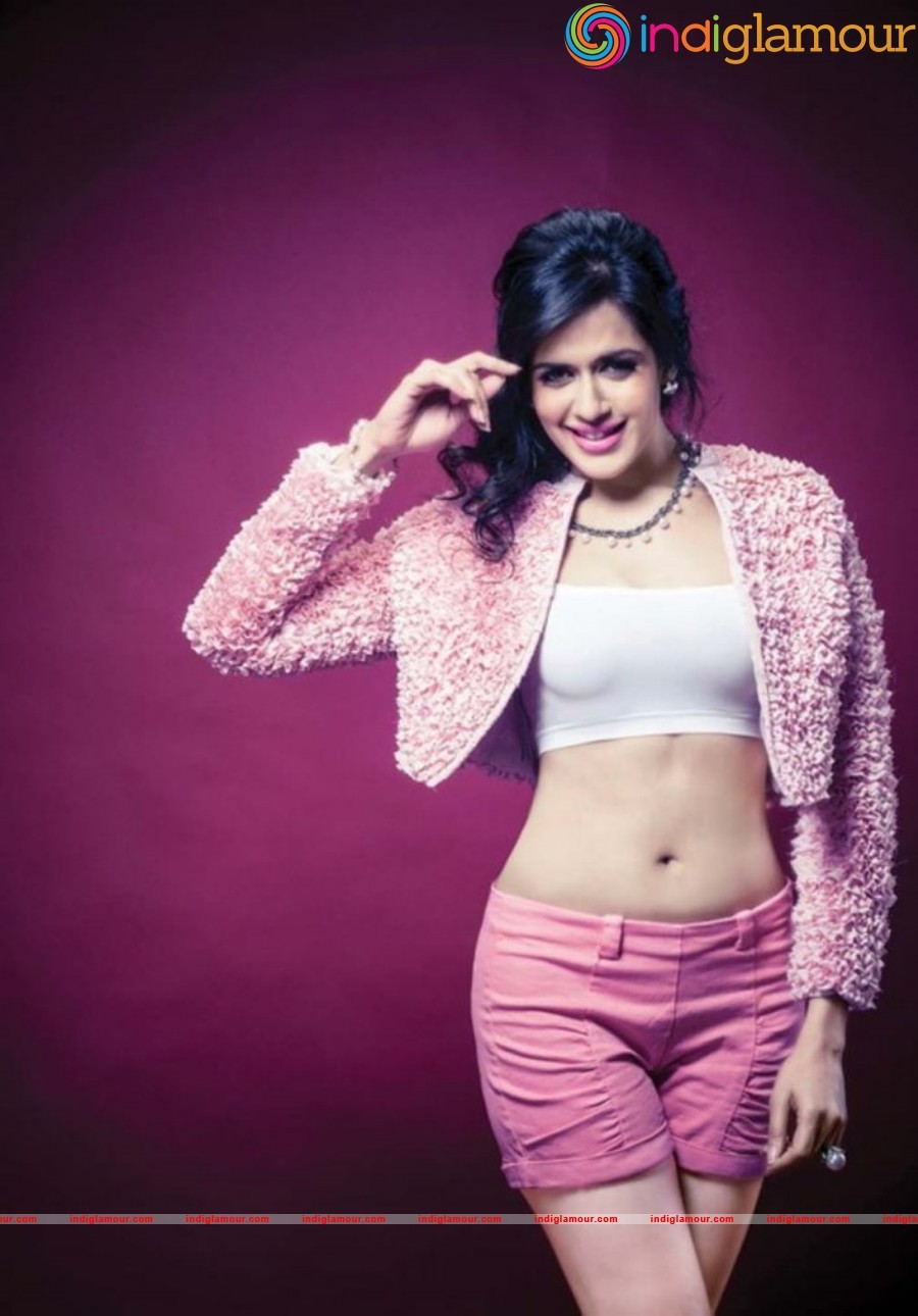 Pradhayini Sarvothaman Actress hd photo