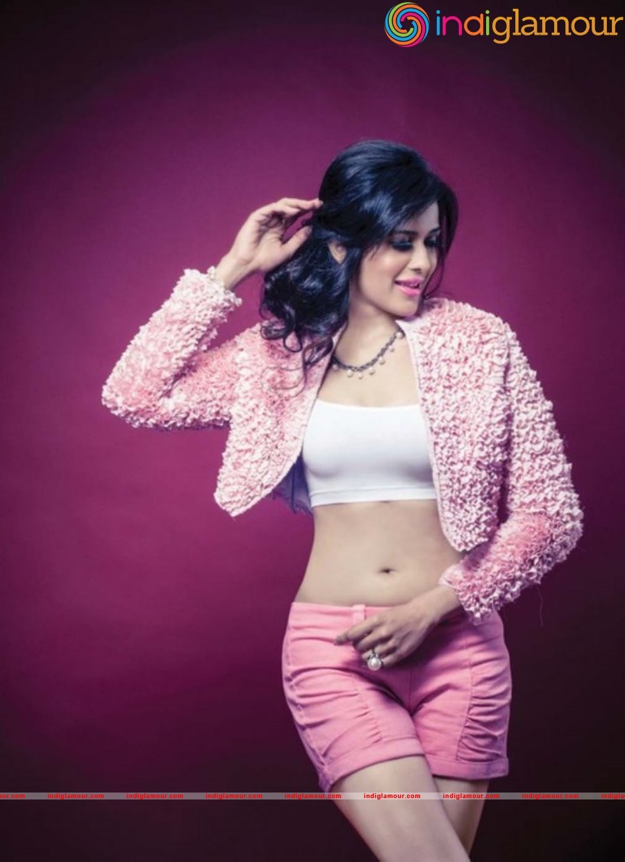 Pradhayini Sarvothaman Actress hd photo