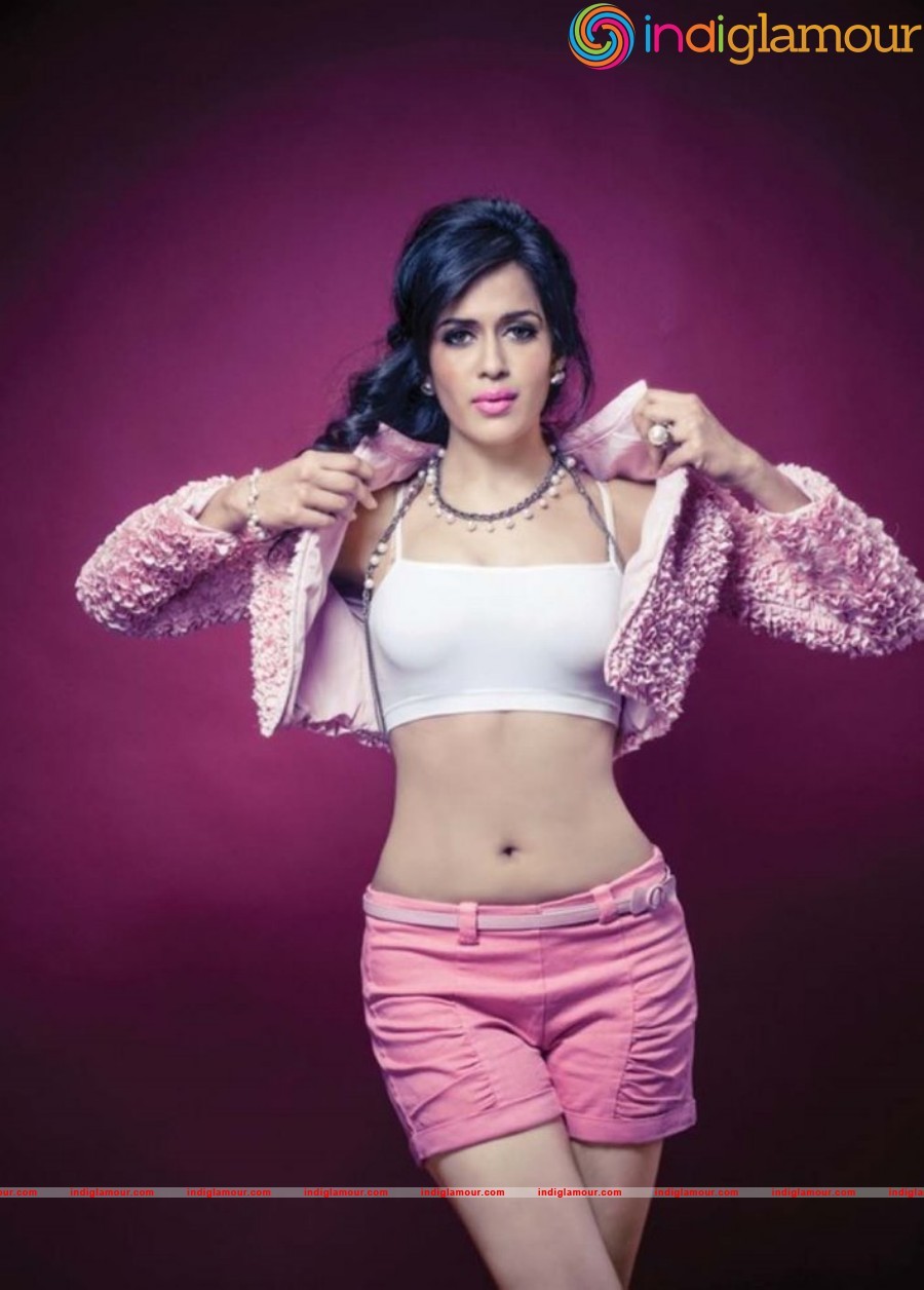 Pradhayini Sarvothaman Actress hd photo