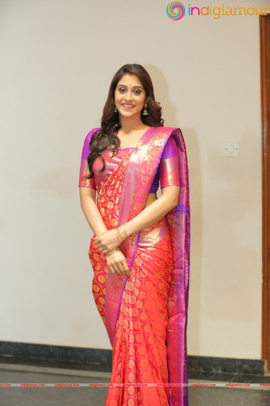 Regina Cassandra Actress hd photo