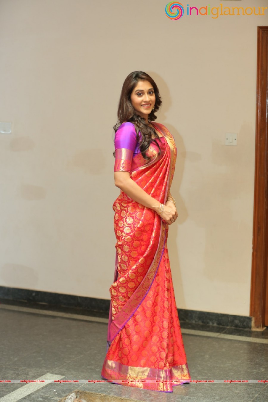 Regina Cassandra Actress hd photo