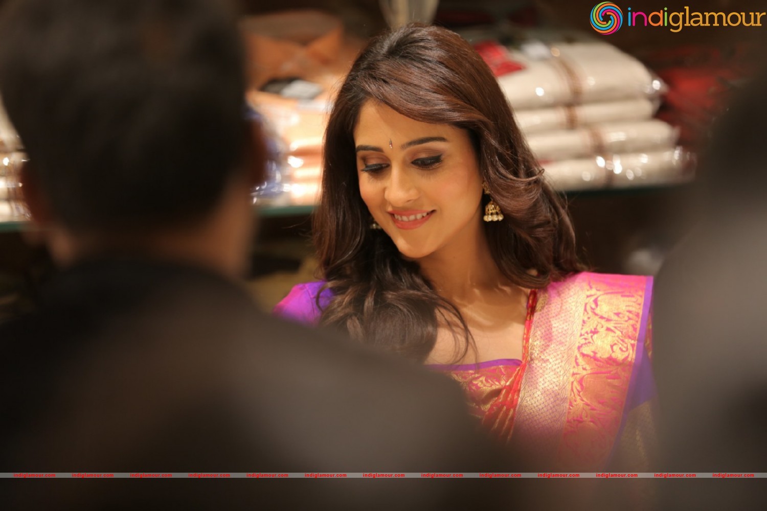 Regina Cassandra Actress hd photo