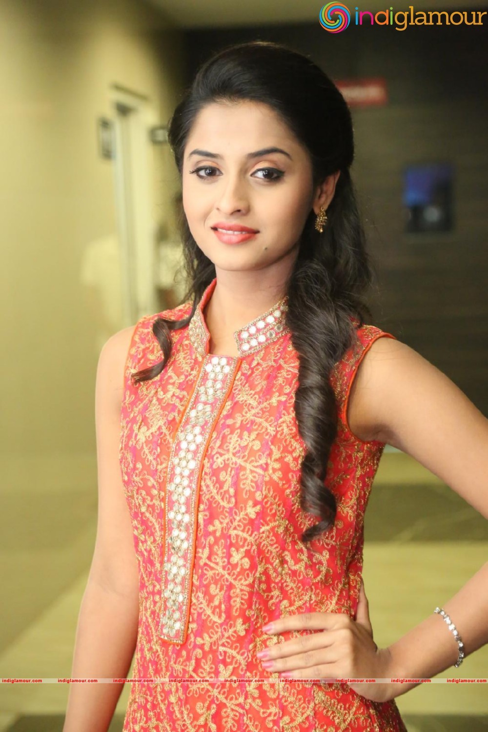 Arthana Actress hd photo