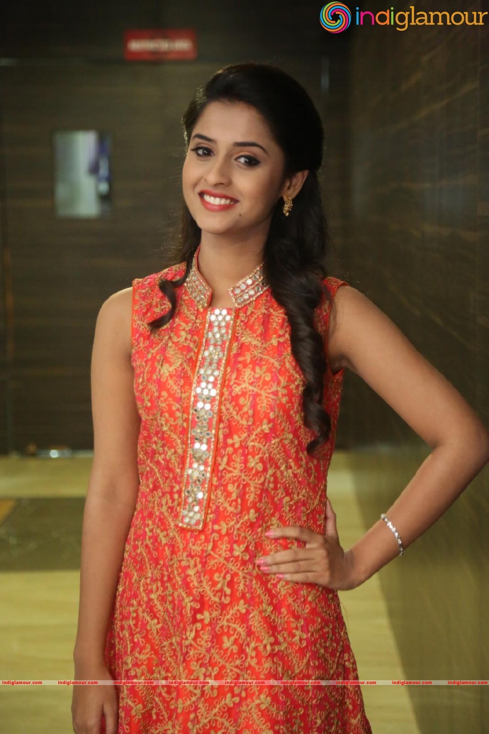 Arthana Actress hd photo